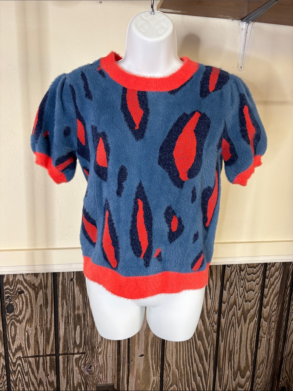 Plush Crewneck Short-Sleeve Sweater in Blue & Red